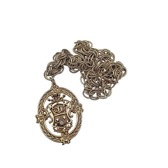 Vintage Heraldic Crest Medallion Pendant Necklace with Ornate Chain - Picture 2 of 4